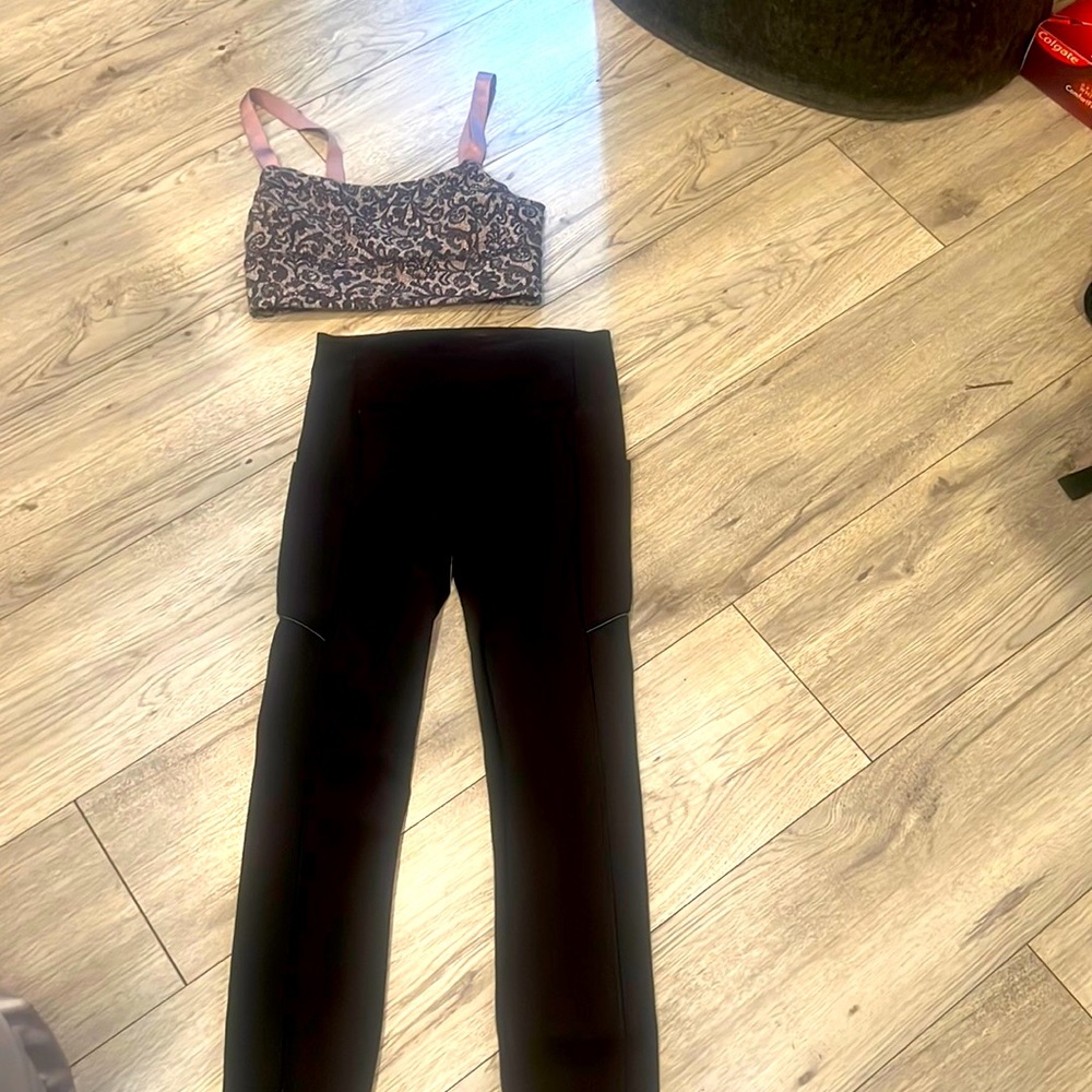 Lulu Lemon Sports Bra And Lulu Lemon Black Leggings